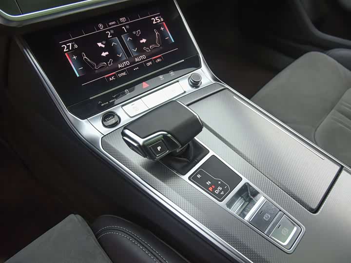 Фото 6 - Audi A6L