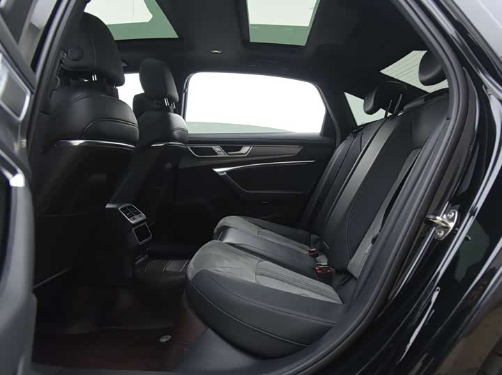 Фото 8 - Audi A6L