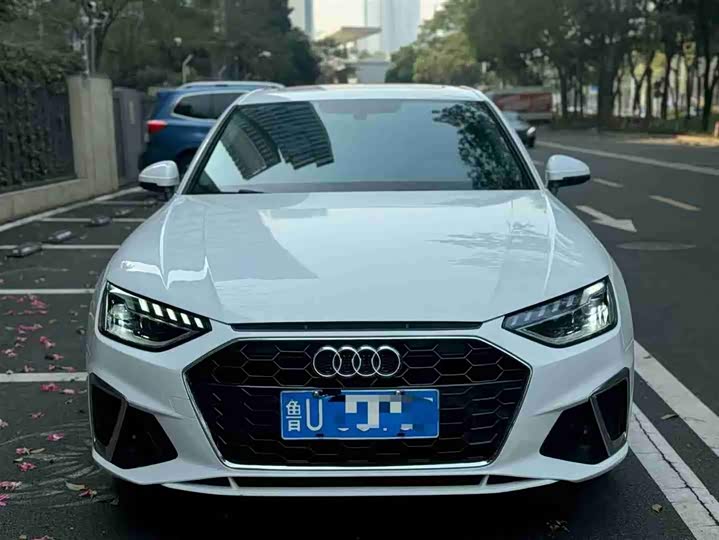 Фото 1 - Audi A4L