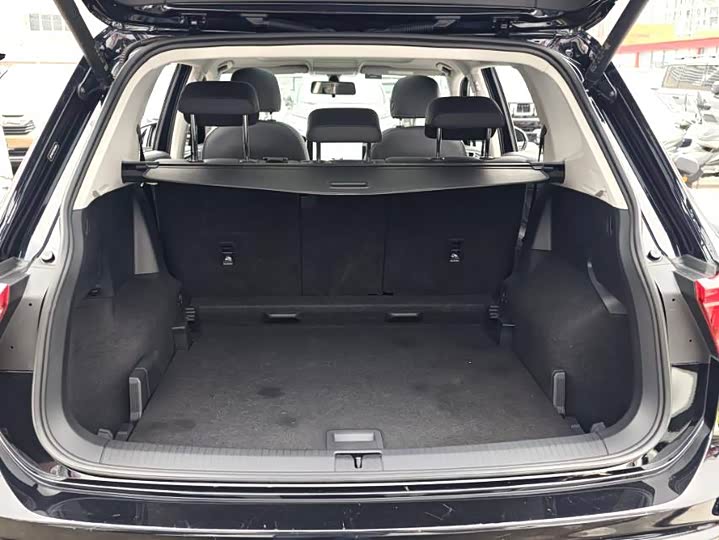 Фото 6 - Volkswagen Tiguan L Pro