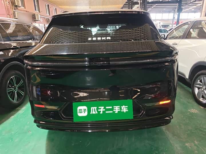 Фото 6 - Zeekr 7X