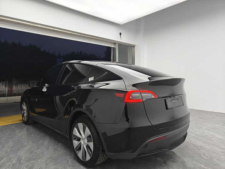 Фото 5 - Tesla Model Y