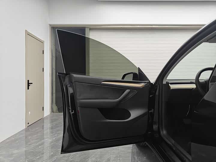 Фото 9 - Tesla Model Y