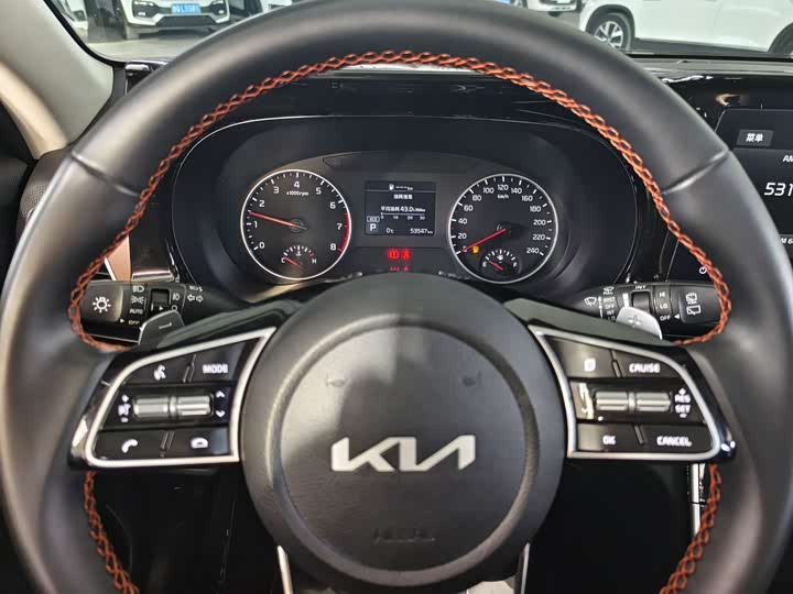 Фото 6 - Kia KX3