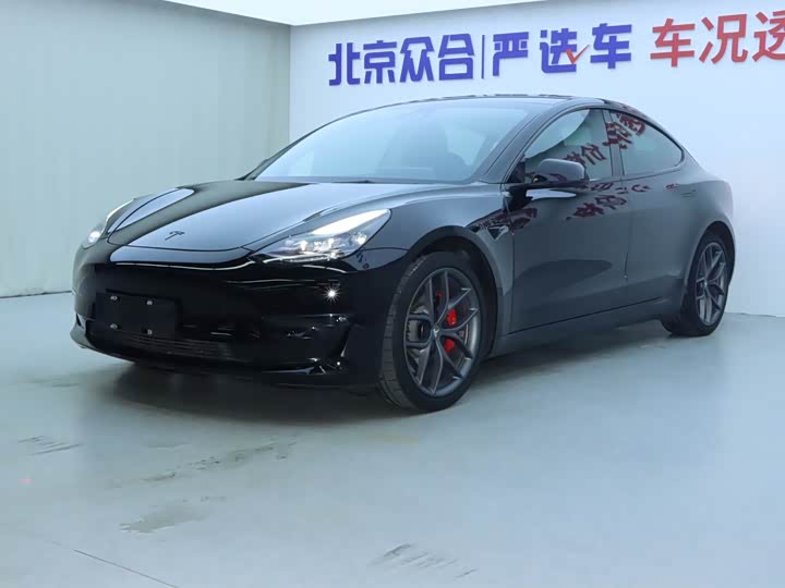 Фото 1 - Tesla Model 3