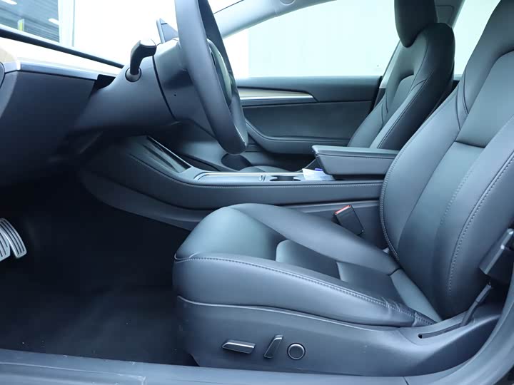 Фото 5 - Tesla Model 3