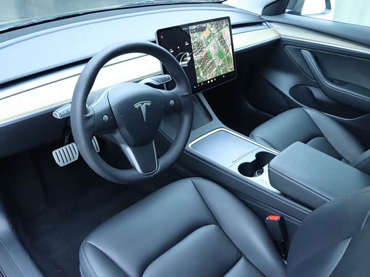 Фото 6 - Tesla Model 3