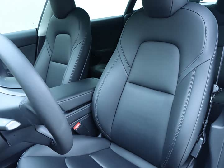 Фото 7 - Tesla Model 3