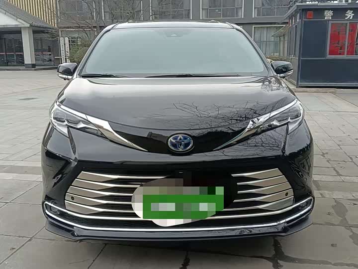 Фото 3 - Toyota Sienna