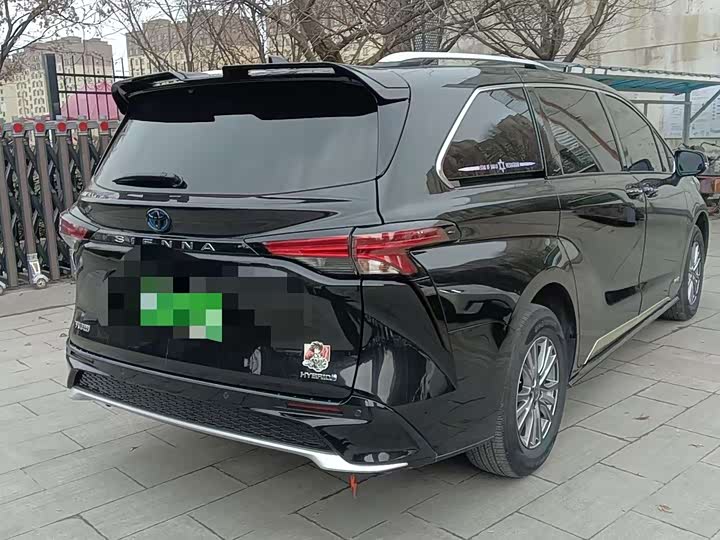 Фото 4 - Toyota Sienna