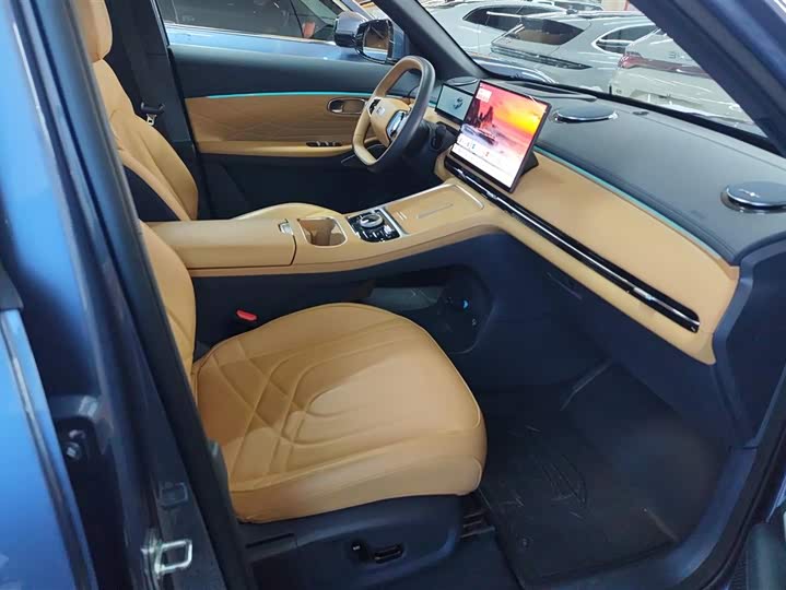 Фото 8 - Geely Galaxy Starship 7