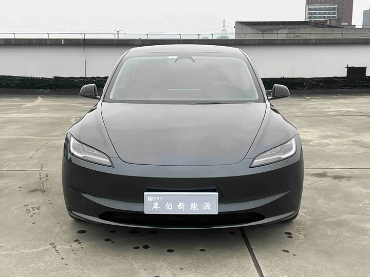 Фото 2 - Tesla Model 3