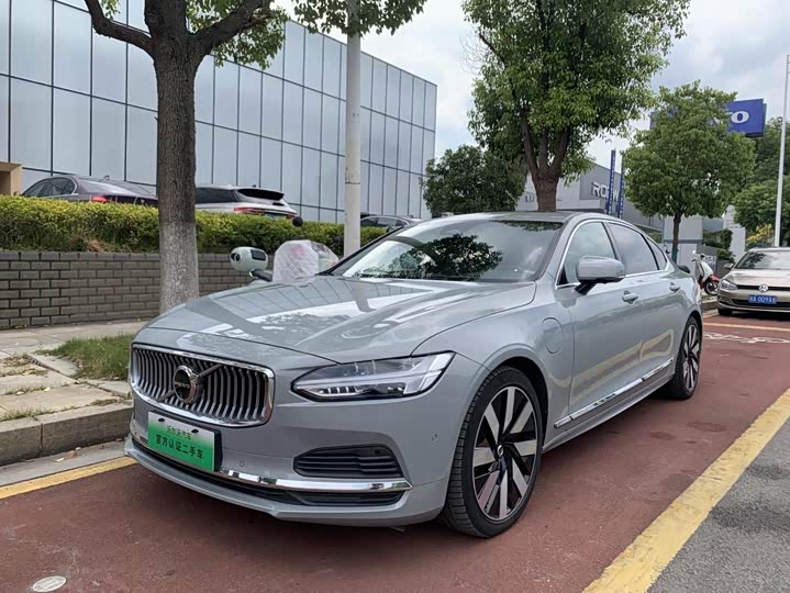Фото 2 - Volvo S90 Hybrid