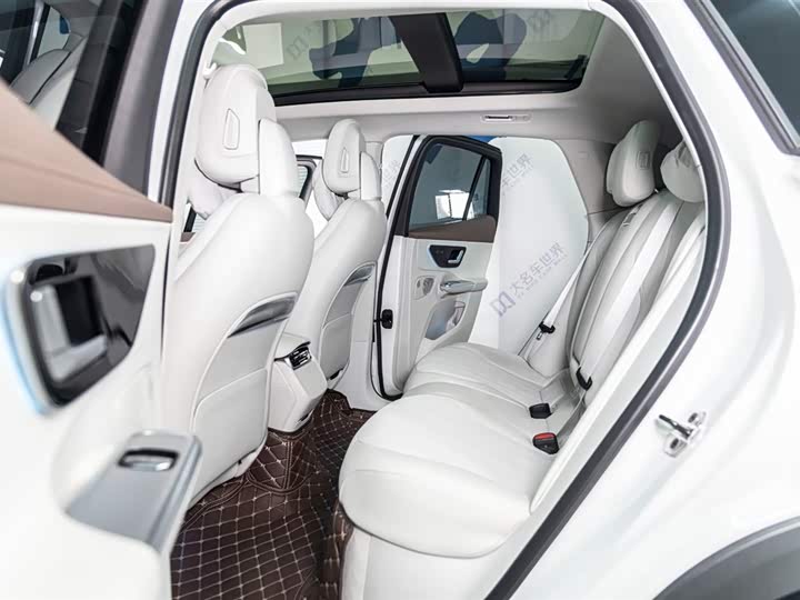 Фото 9 - Mercedes-Benz EQE SUV