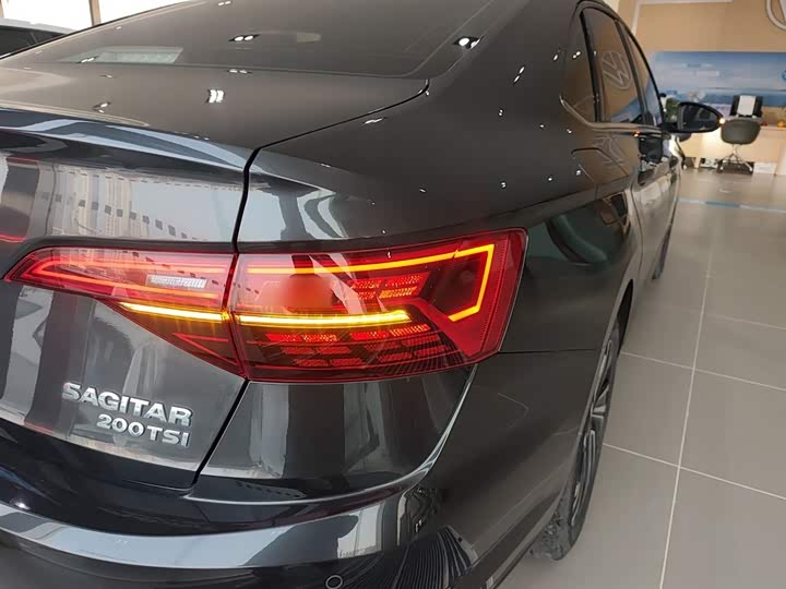 Фото 8 - Volkswagen Sagitar L