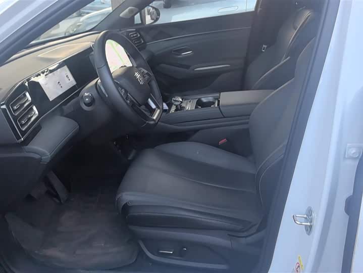 Фото 9 - BYD Qin L