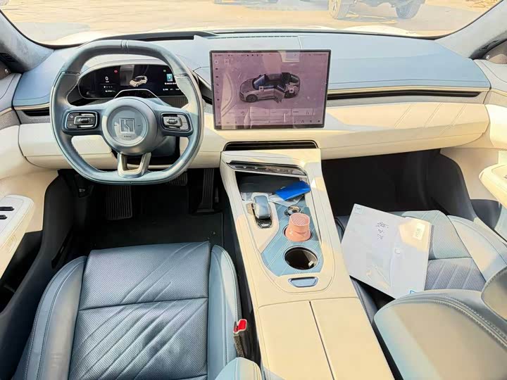 Фото 4 - Zeekr 001