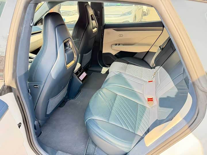 Фото 5 - Zeekr 001