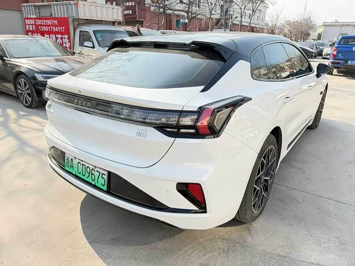 Фото 8 - Zeekr 001