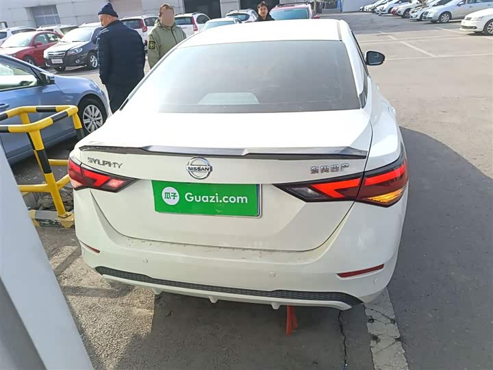 Фото 6 - Nissan Sylphy