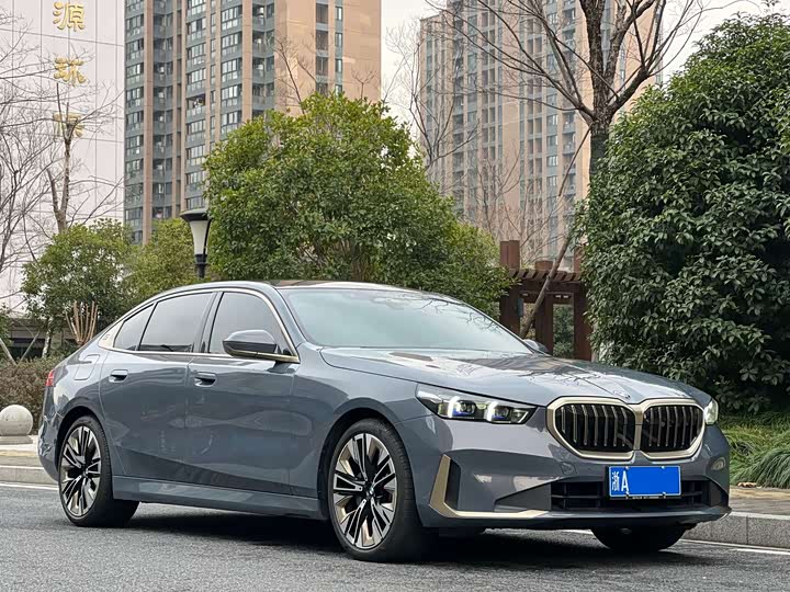 Фото 3 - BMW 5 Series