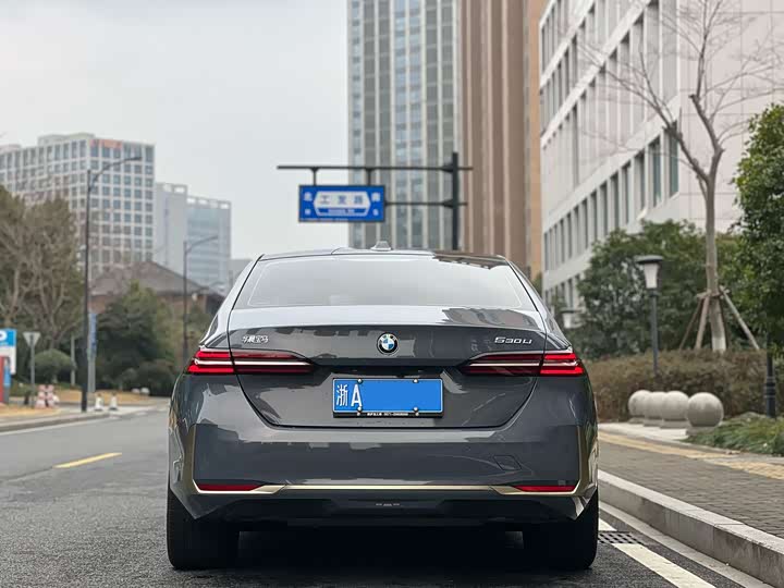 Фото 5 - BMW 5 Series