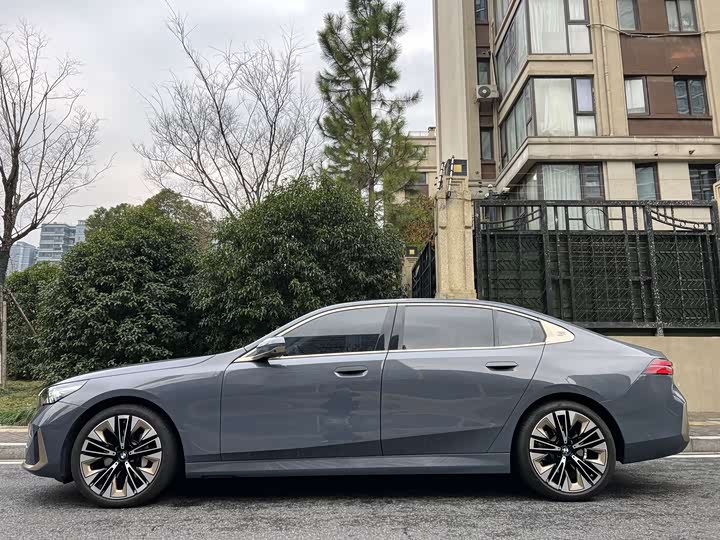 Фото 7 - BMW 5 Series