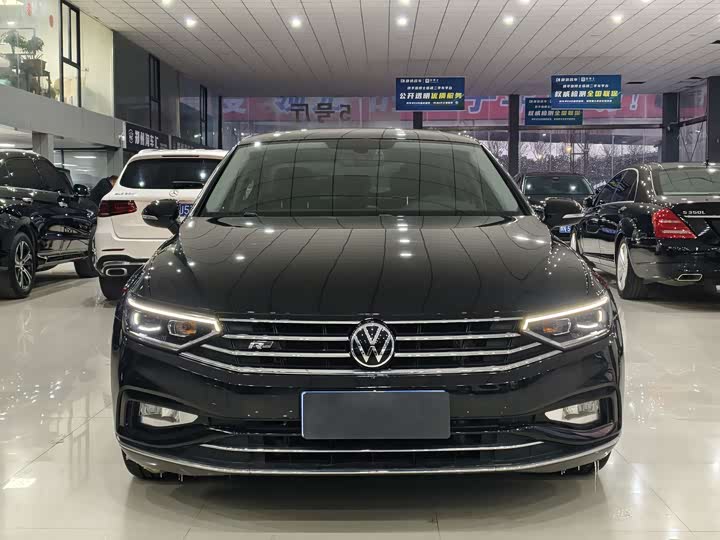 Фото 2 - Volkswagen Magotan