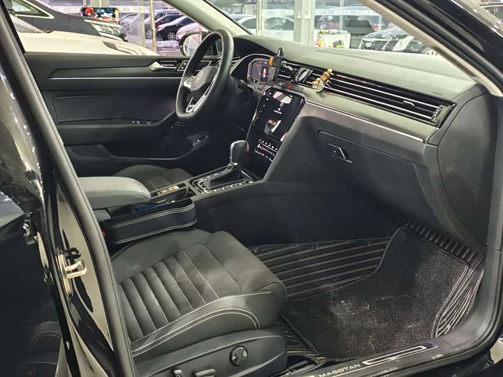 Фото 8 - Volkswagen Magotan