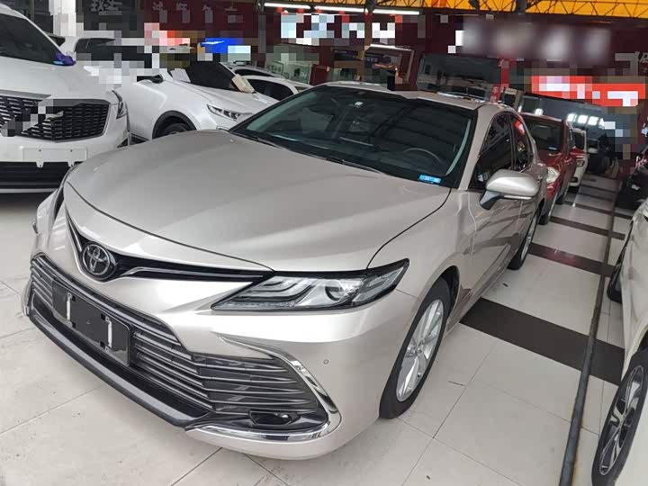 Фото 1 - Toyota Camry