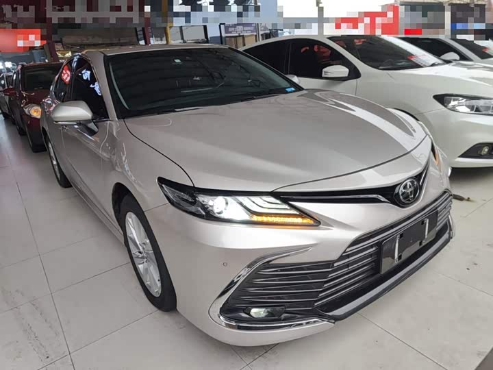 Фото 4 - Toyota Camry