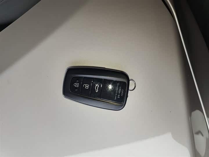 Фото 9 - Toyota Camry