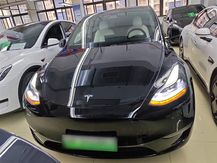 Фото 3 - Tesla Model Y