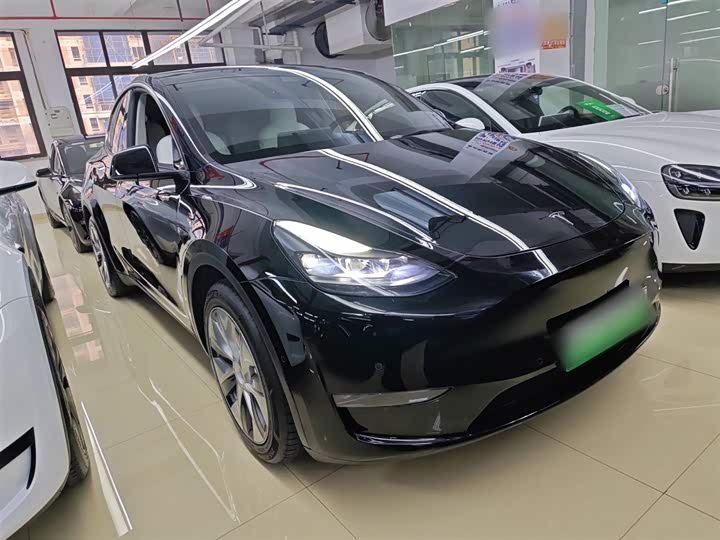 Фото 4 - Tesla Model Y