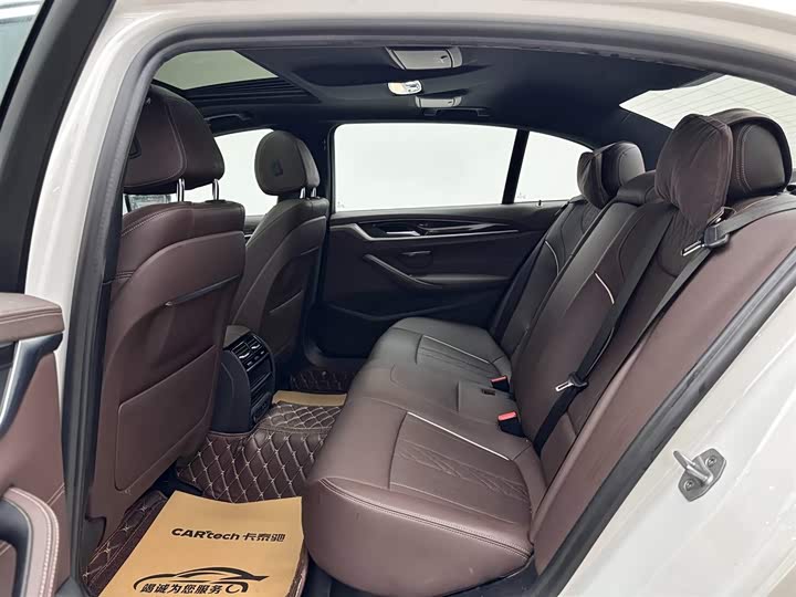 Фото 9 - BMW 5 Series