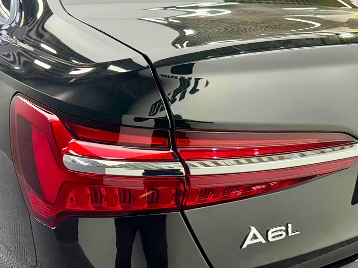 Фото 6 - Audi A6L