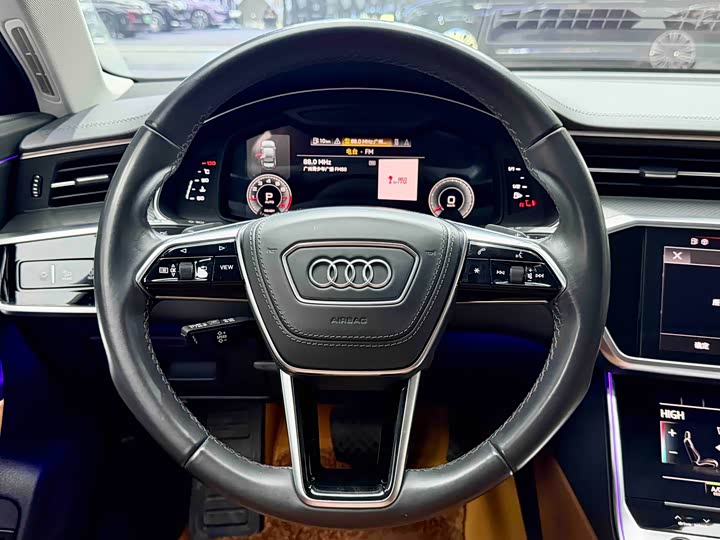 Фото 8 - Audi A6L