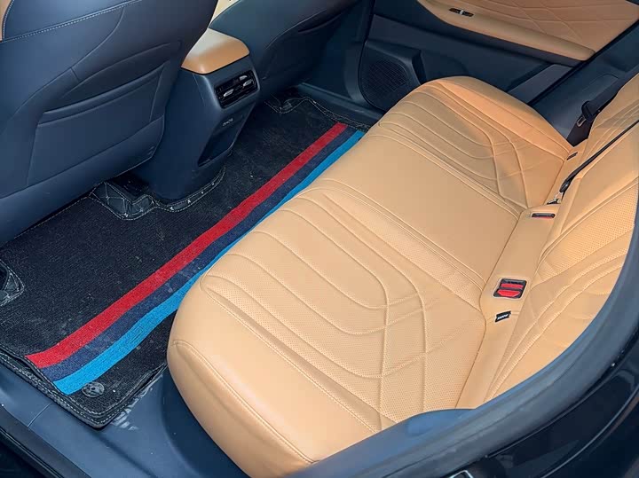 Фото 7 - Geely Galaxy Starship 7