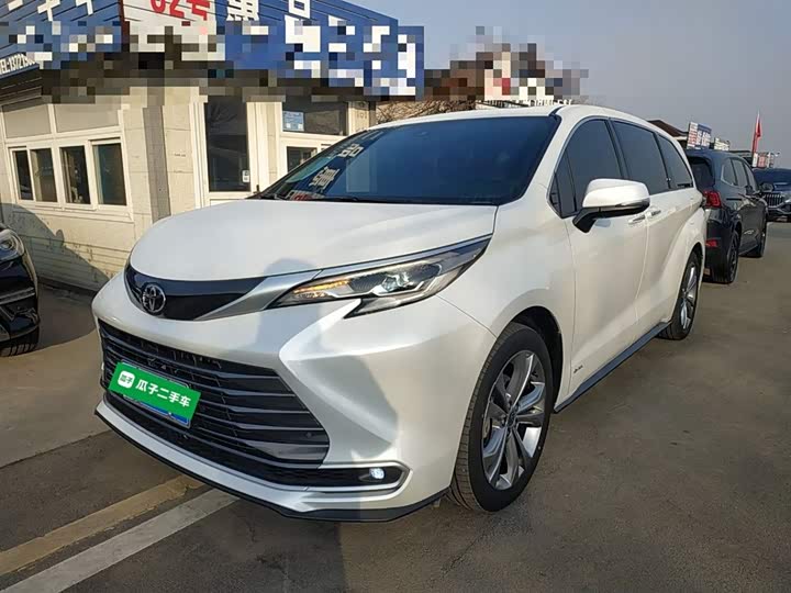 Фото 2 - Toyota Sienna