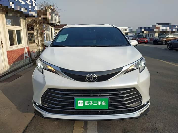 Фото 3 - Toyota Sienna