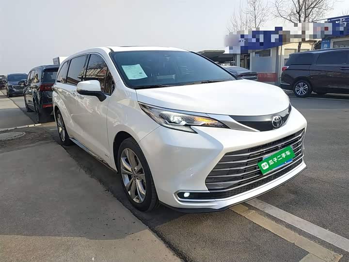 Фото 4 - Toyota Sienna