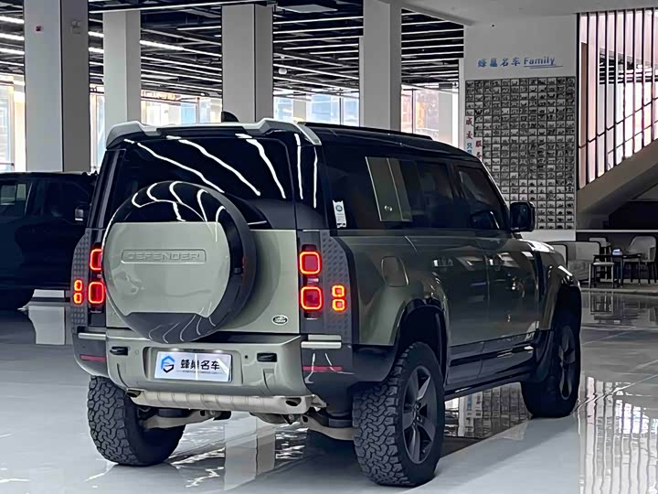 Фото 7 - Land Rover Defender