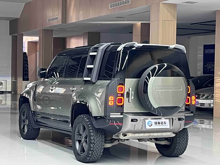 Фото 9 - Land Rover Defender