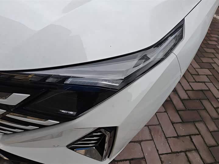 Фото 5 - Changan UNI-Z Hybrid