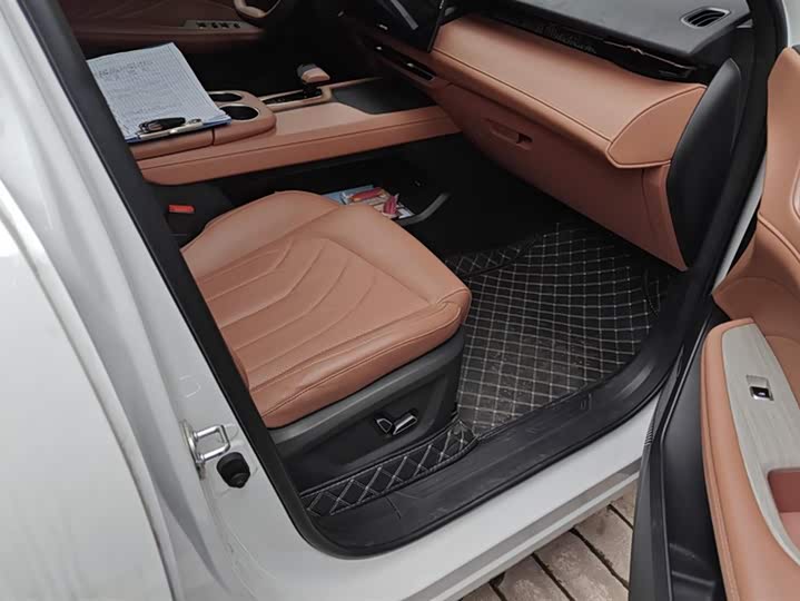 Фото 8 - Changan UNI-Z Hybrid