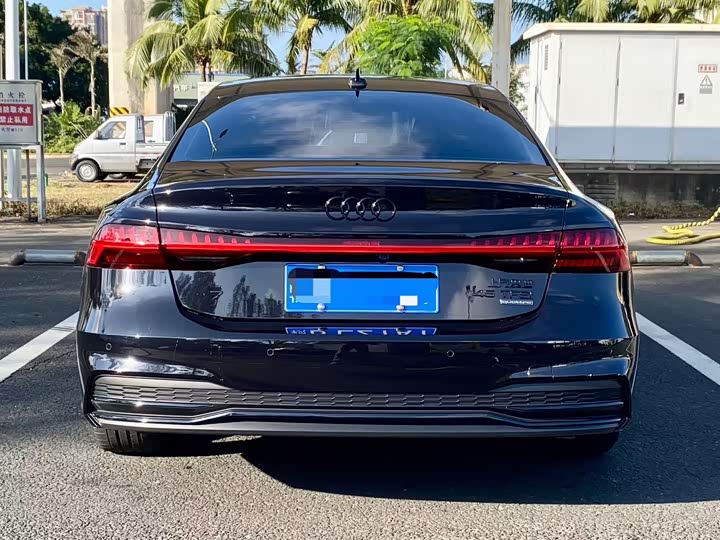 Фото 5 - Audi A7L