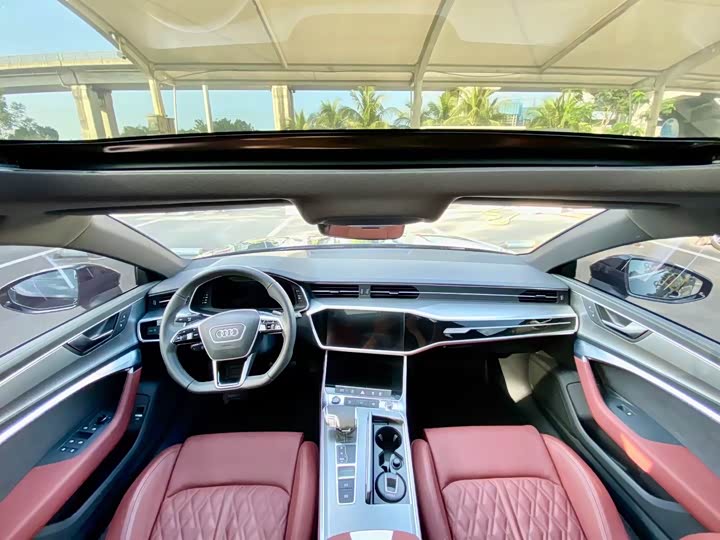 Фото 8 - Audi A7L