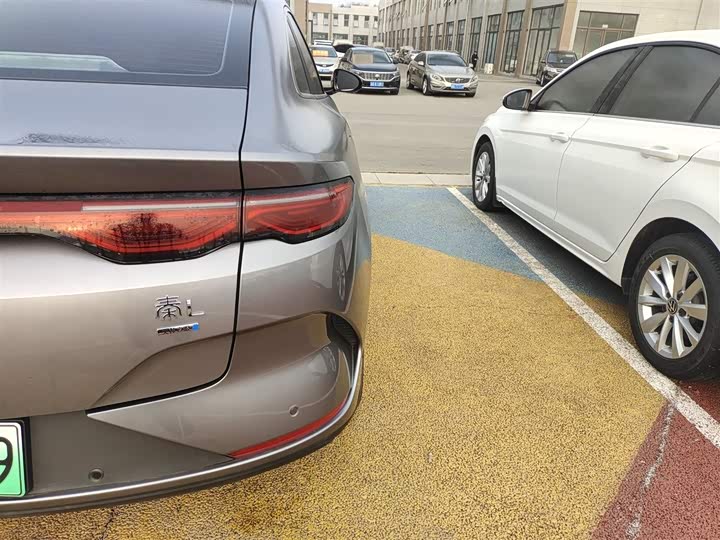 Фото 8 - BYD Qin L