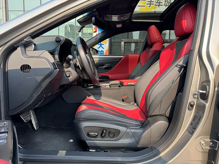 Фото 7 - Lexus ES