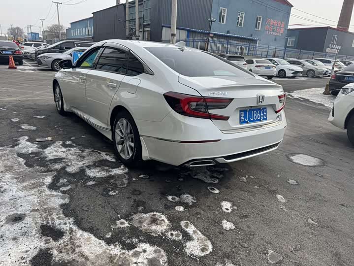 Фото 7 - Honda Accord